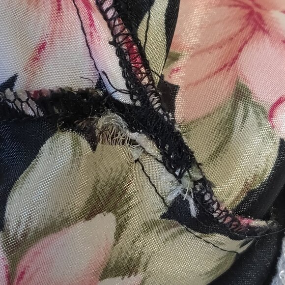 Vintage Sateen Black/Pink Floral Christian Dior Robe with Lace Trim - Picture 10 of 10